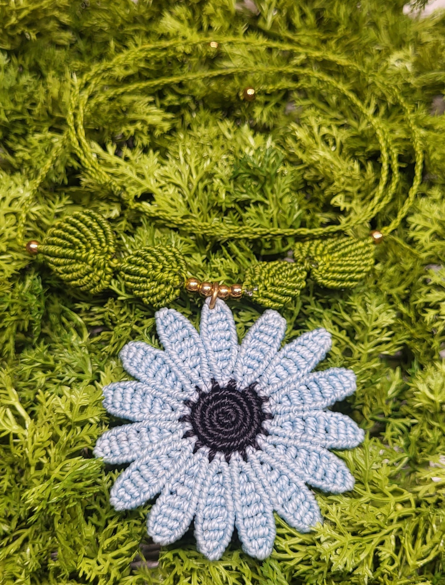 Blue daisy Neclkace