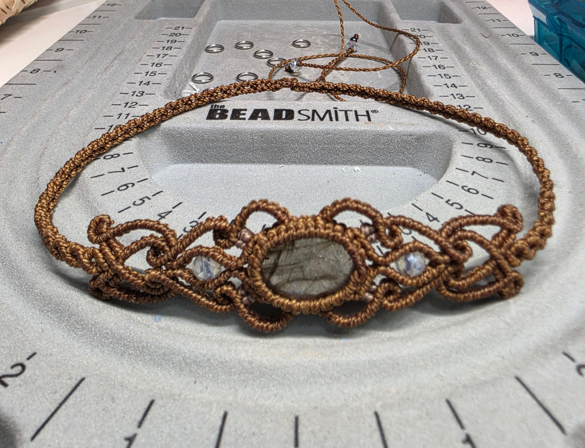 Smoky choker