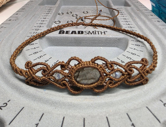 Smoky choker