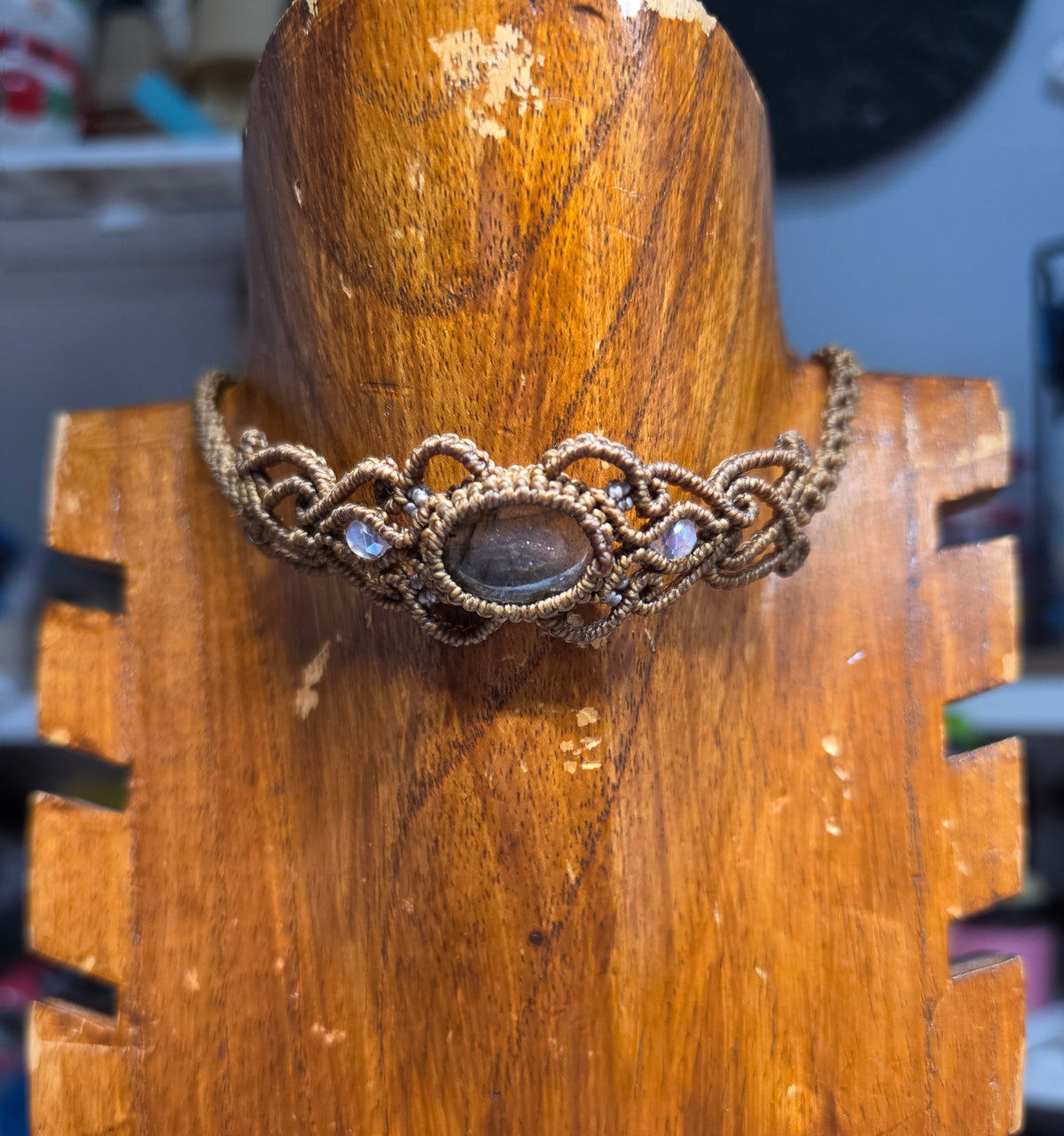 Smoky choker