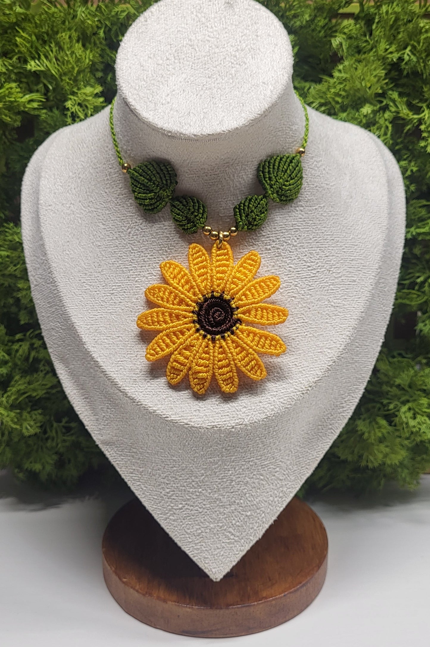 Yellow daisy Neclkace
