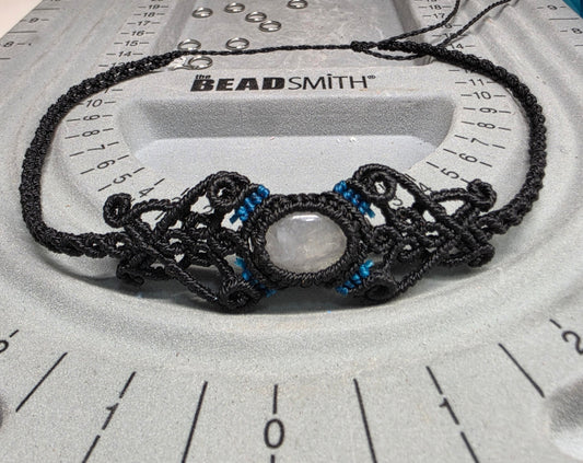 Moon choker