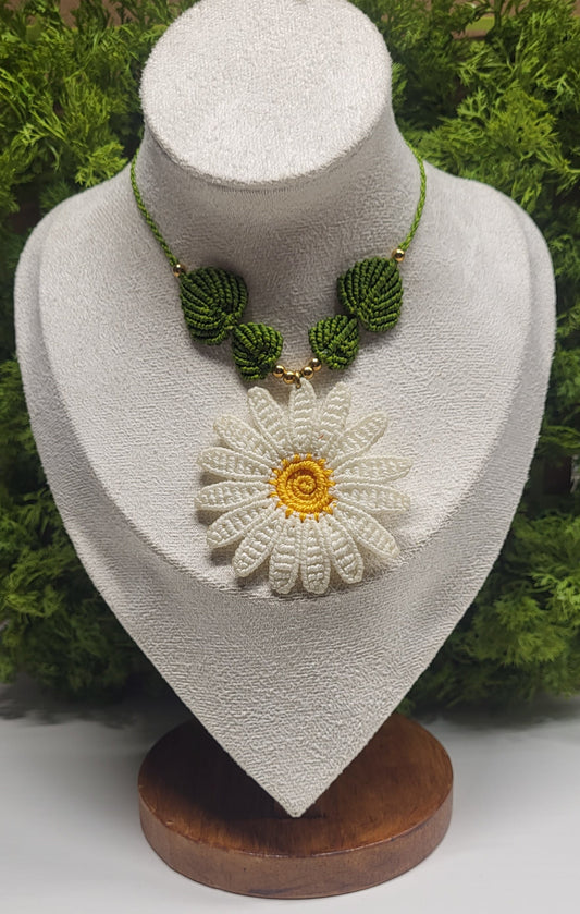 Daisy Neclkace