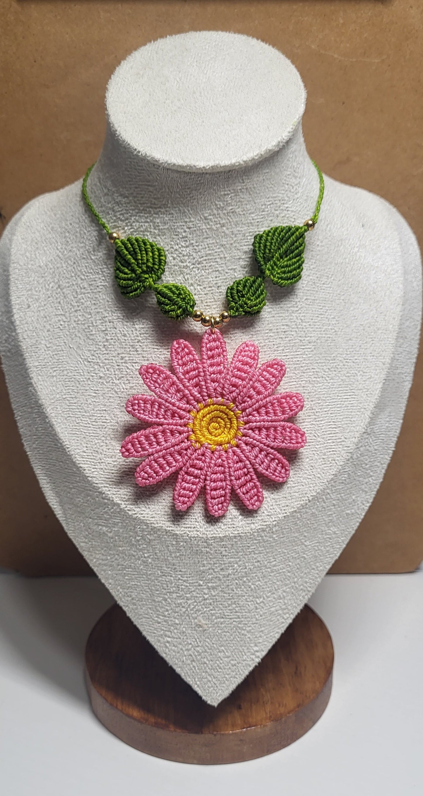 Tutifruti Daisy Necklace